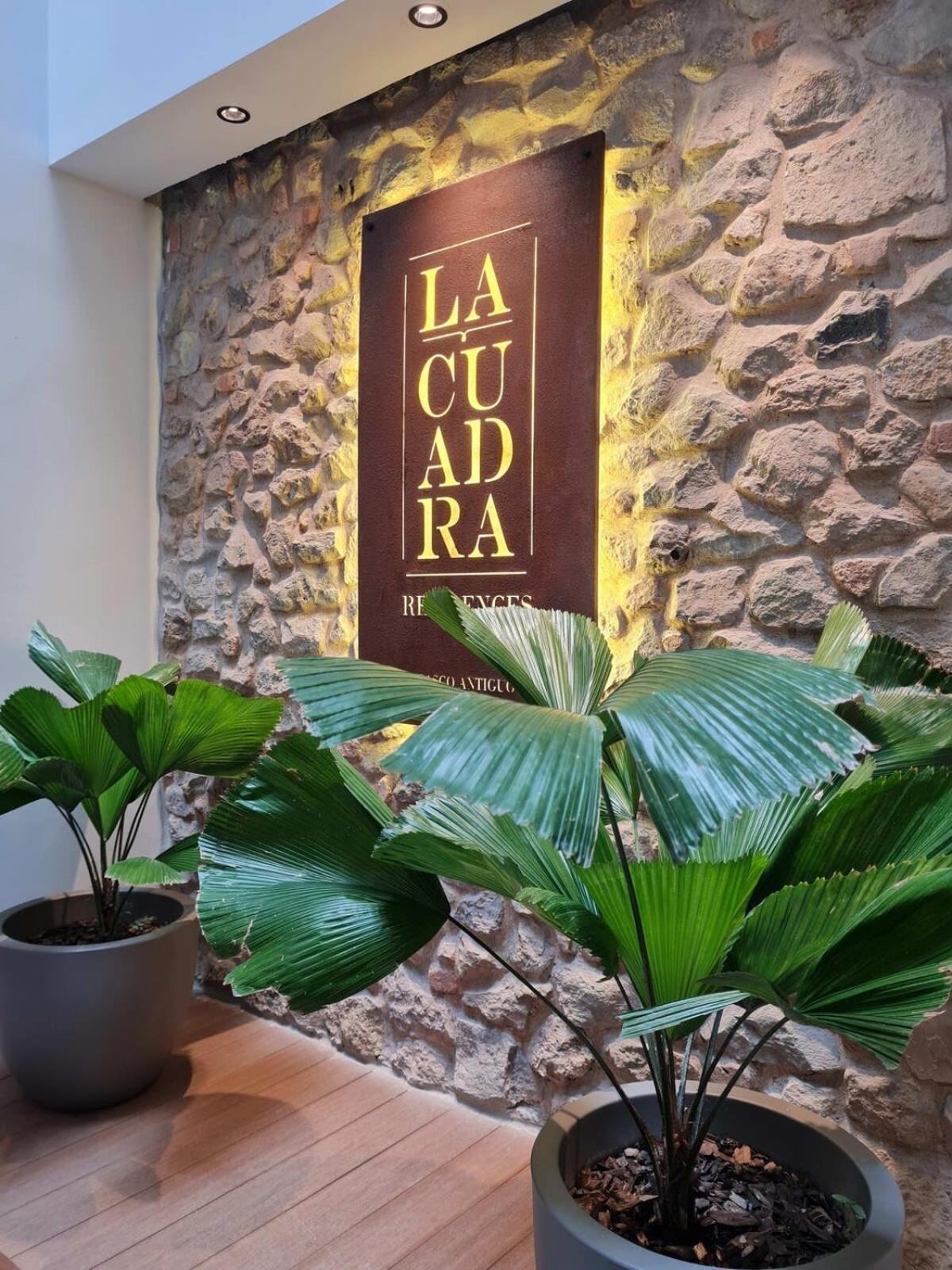 Majestic 2br With Modern Deco In Casco Viejo