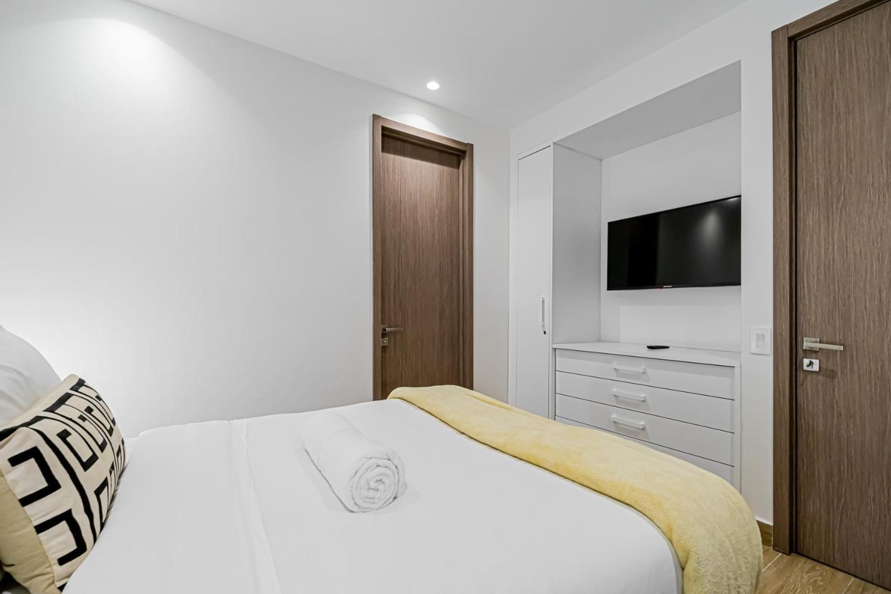 Majestic 2br With Modern Deco In Casco Viejo *