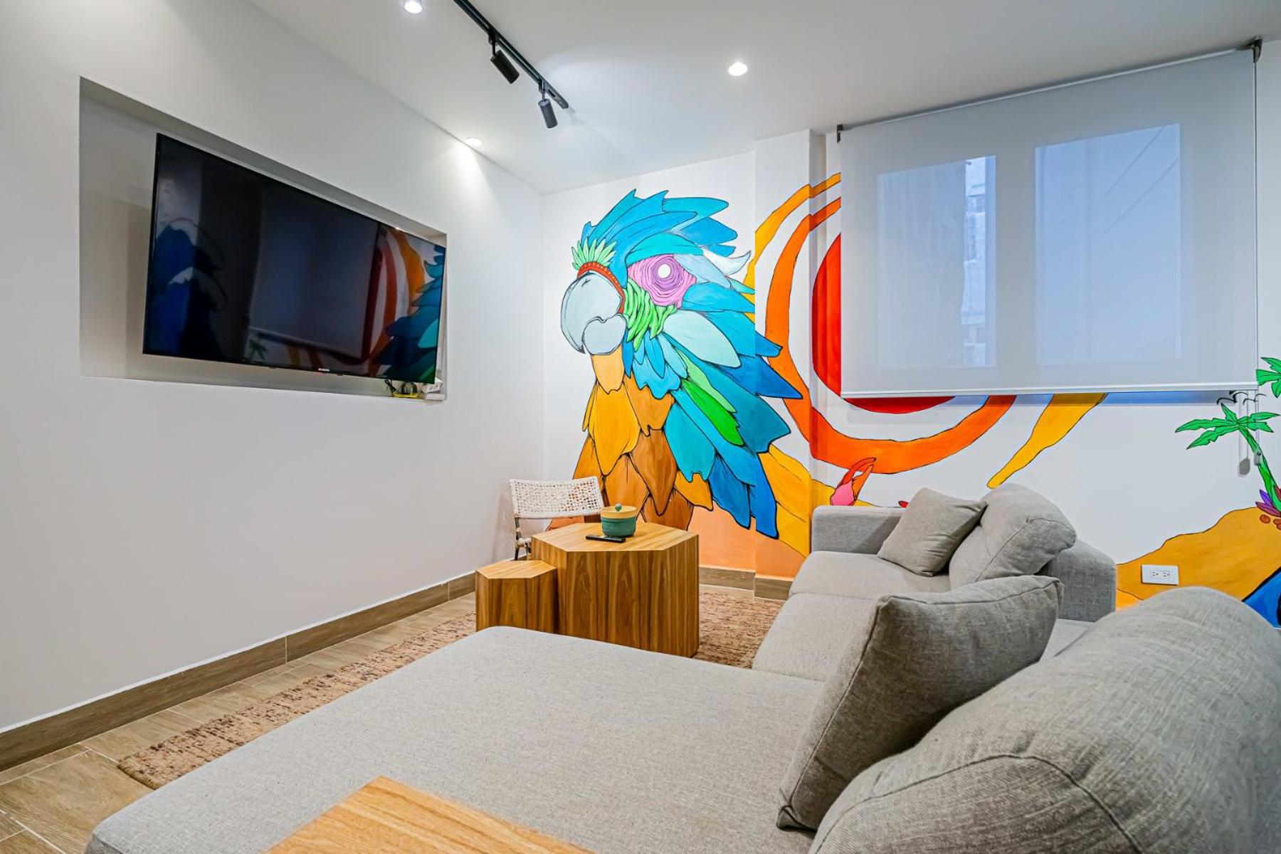 Majestic 2br With Modern Deco In Casco Viejo